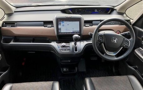 Honda Freed II, 2022 год, 1 410 000 рублей, 6 фотография