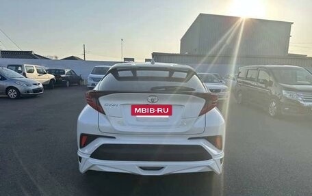 Toyota C-HR I рестайлинг, 2022 год, 1 604 000 рублей, 4 фотография