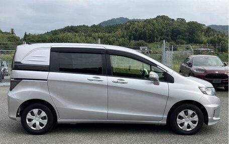 Honda Freed I, 2016 год, 975 000 рублей, 6 фотография