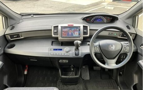 Honda Freed I, 2016 год, 975 000 рублей, 11 фотография