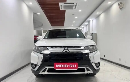 Mitsubishi Outlander III рестайлинг 3, 2020 год, 2 440 099 рублей, 2 фотография