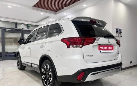 Mitsubishi Outlander III рестайлинг 3, 2020 год, 2 440 099 рублей, 6 фотография