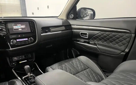 Mitsubishi Outlander III рестайлинг 3, 2020 год, 2 440 099 рублей, 12 фотография