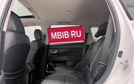 Mitsubishi Outlander III рестайлинг 3, 2020 год, 2 440 099 рублей, 18 фотография