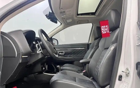 Mitsubishi Outlander III рестайлинг 3, 2020 год, 2 440 099 рублей, 10 фотография