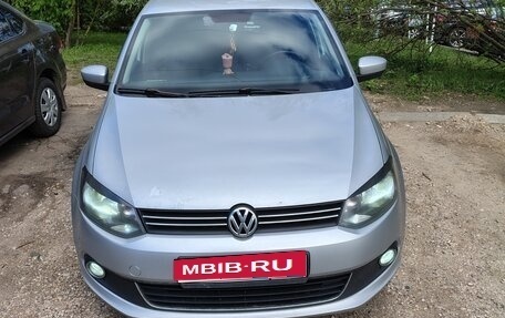 Volkswagen Polo VI (EU Market), 2014 год, 980 000 рублей, 1 фотография