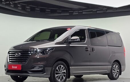 Hyundai Grand Starex Grand Starex I рестайлинг 2, 2019 год, 2 932 000 рублей, 1 фотография