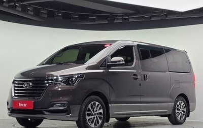 Hyundai Grand Starex Grand Starex I рестайлинг 2, 2019 год, 2 932 000 рублей, 1 фотография