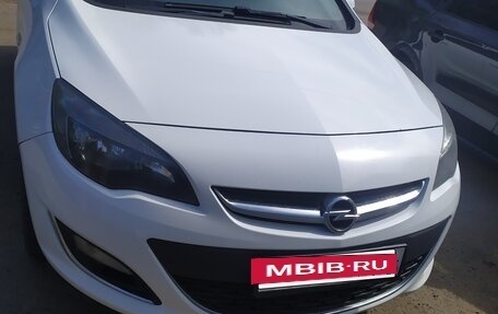 Opel Astra J, 2014 год, 980 000 рублей, 2 фотография