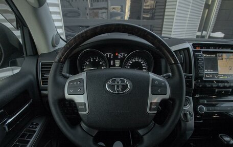 Toyota Land Cruiser 200, 2015 год, 4 587 000 рублей, 19 фотография