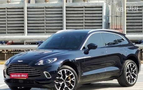 Aston Martin DBX I, 2022 год, 15 360 000 рублей, 2 фотография