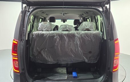 Hyundai Grand Starex Grand Starex I рестайлинг 2, 2019 год, 2 932 000 рублей, 13 фотография