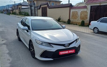 Toyota Camry, 2021 год, 2 550 000 рублей, 3 фотография