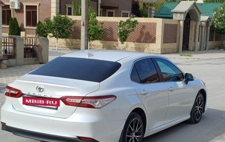 Toyota Camry, 2021 год, 2 550 000 рублей, 6 фотография