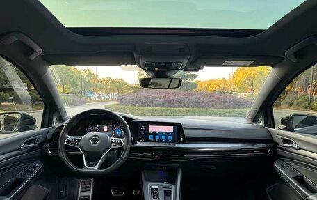 Volkswagen Golf VIII, 2021 год, 1 610 000 рублей, 6 фотография