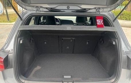 Volkswagen Golf VIII, 2021 год, 1 610 000 рублей, 13 фотография