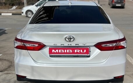Toyota Camry, 2021 год, 3 100 000 рублей, 4 фотография