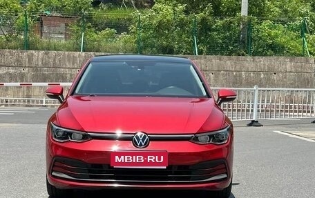 Volkswagen Golf VIII, 2021 год, 1 630 000 рублей, 2 фотография
