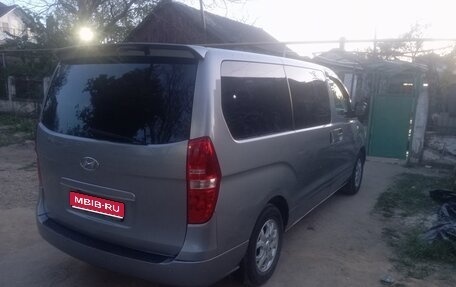 Hyundai Grand Starex Grand Starex I рестайлинг 2, 2011 год, 2 200 000 рублей, 1 фотография