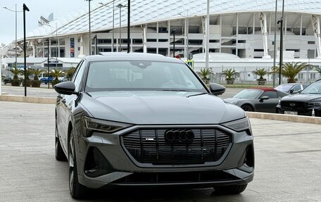 Audi e-tron I, 2020 год, 5 250 000 рублей, 1 фотография
