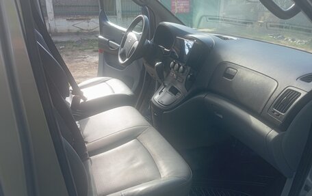 Hyundai Grand Starex Grand Starex I рестайлинг 2, 2011 год, 2 200 000 рублей, 10 фотография