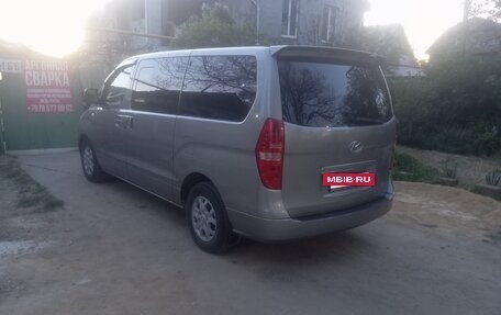 Hyundai Grand Starex Grand Starex I рестайлинг 2, 2011 год, 2 200 000 рублей, 2 фотография