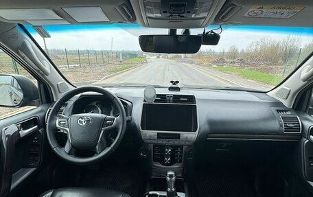 Toyota Land Cruiser Prado 150 рестайлинг 2, 2018 год, 3 490 000 рублей, 4 фотография