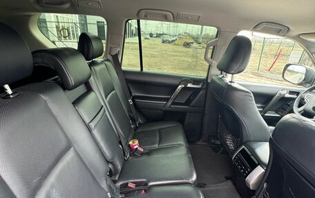 Toyota Land Cruiser Prado 150 рестайлинг 2, 2018 год, 3 490 000 рублей, 8 фотография