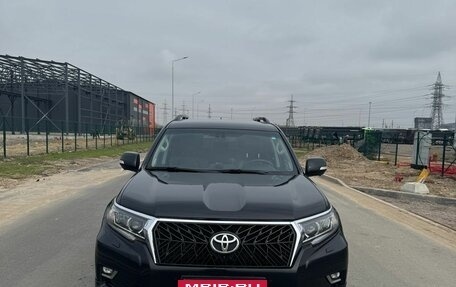 Toyota Land Cruiser Prado 150 рестайлинг 2, 2018 год, 3 490 000 рублей, 9 фотография