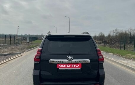 Toyota Land Cruiser Prado 150 рестайлинг 2, 2018 год, 3 490 000 рублей, 7 фотография