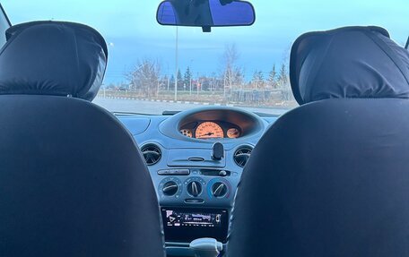 Toyota Vitz, 2000 год, 280 000 рублей, 6 фотография