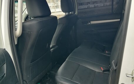 Toyota Hilux VIII, 2015 год, 2 700 000 рублей, 12 фотография