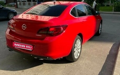 Opel Astra J, 2014 год, 870 000 рублей, 2 фотография