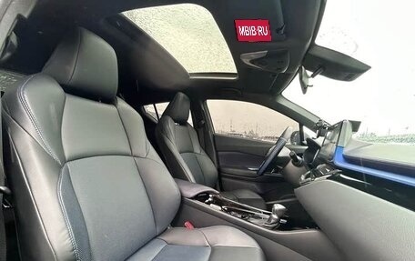 Toyota C-HR I рестайлинг, 2020 год, 2 010 000 рублей, 8 фотография
