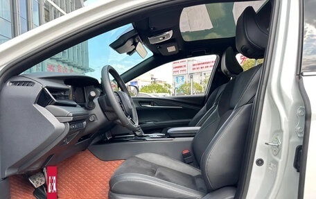 Toyota Camry, 2025 год, 3 810 000 рублей, 3 фотография