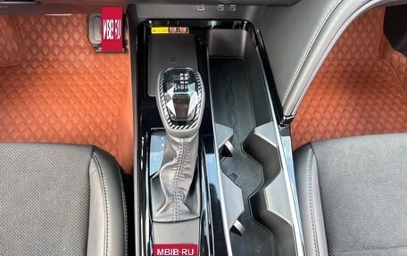 Toyota Camry, 2025 год, 3 810 000 рублей, 5 фотография