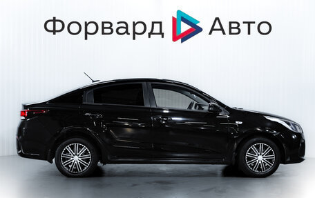 KIA Rio IV, 2018 год, 1 120 000 рублей, 8 фотография