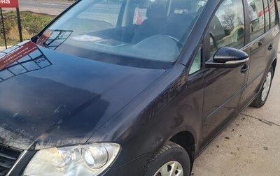 Volkswagen Touran III, 2009 год, 650 000 рублей, 1 фотография