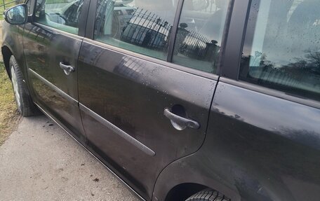 Volkswagen Touran III, 2009 год, 650 000 рублей, 6 фотография
