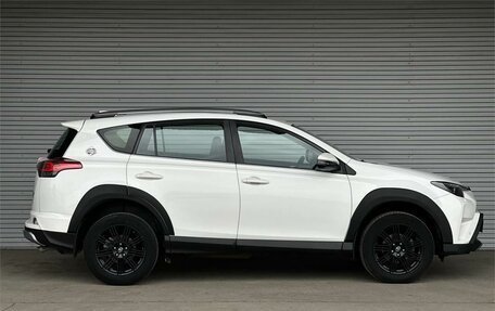 Toyota RAV4, 2017 год, 2 895 000 рублей, 4 фотография