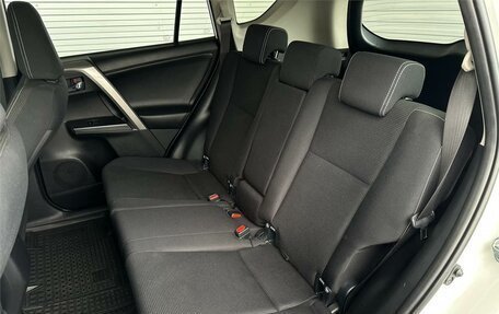 Toyota RAV4, 2017 год, 2 895 000 рублей, 10 фотография