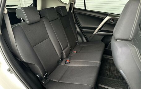 Toyota RAV4, 2017 год, 2 895 000 рублей, 12 фотография