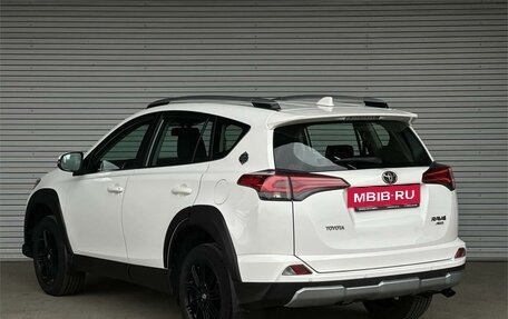 Toyota RAV4, 2017 год, 2 895 000 рублей, 6 фотография