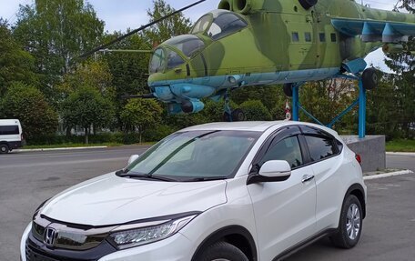 Honda Vezel, 2018 год, 1 750 000 рублей, 2 фотография