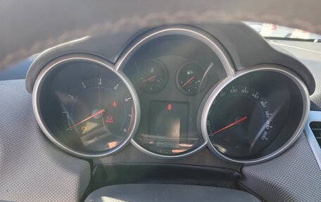 Chevrolet Cruze II, 2010 год, 750 000 рублей, 9 фотография