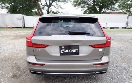 Volvo V60 II, 2021 год, 2 400 000 рублей, 6 фотография