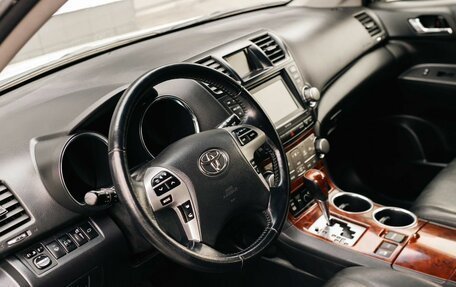 Toyota Highlander III, 2012 год, 2 300 000 рублей, 11 фотография
