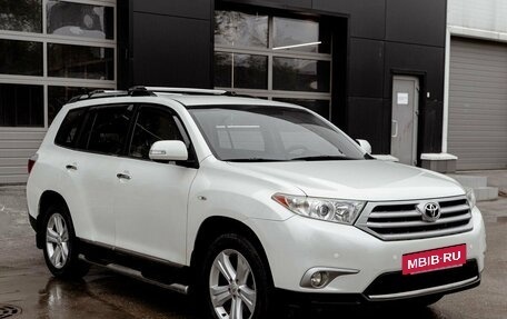 Toyota Highlander III, 2012 год, 2 300 000 рублей, 3 фотография