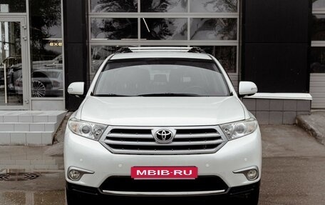 Toyota Highlander III, 2012 год, 2 300 000 рублей, 2 фотография
