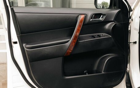 Toyota Highlander III, 2012 год, 2 300 000 рублей, 20 фотография